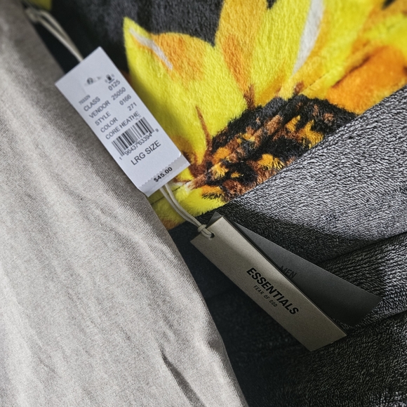 Essentials Tee - Oatmeal Color - Picture 3 of 6